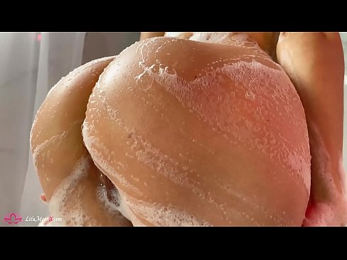 ❤️ 布鲁内特在淋浴时用振动器自慰阴部达到强烈的高潮 ❤❌ Sex video️❤